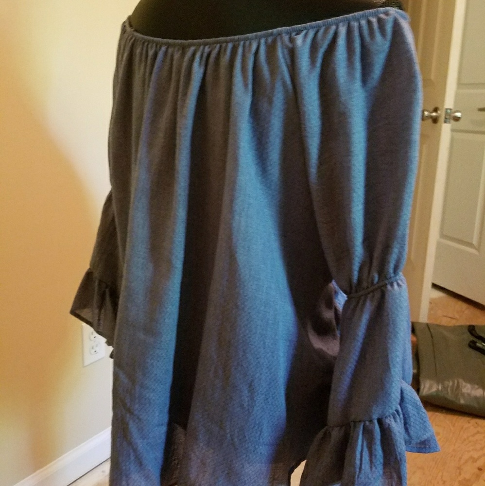 Blouse - Picture 2 of 3